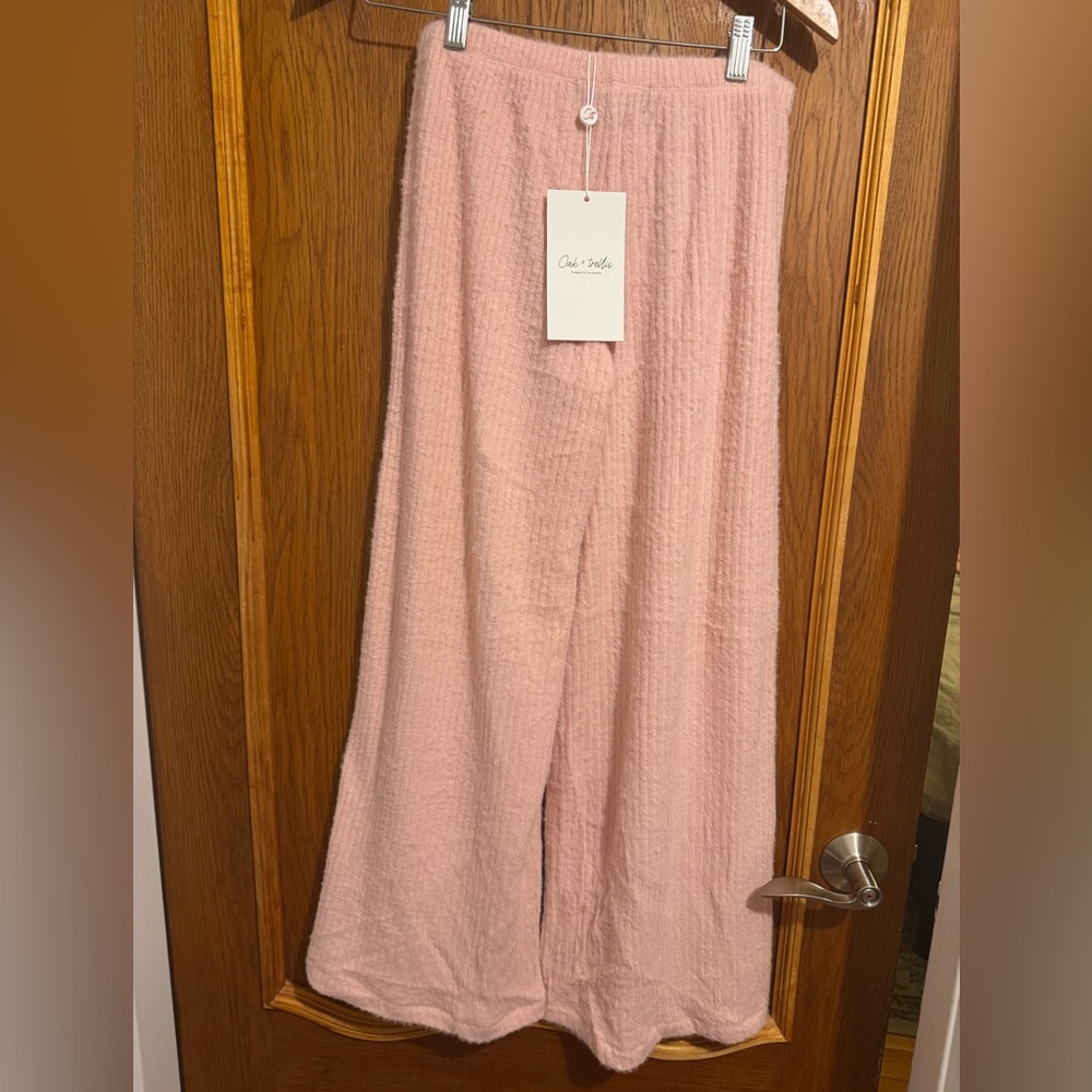 🎀 Oak & Trellis Fuzzy Silver Pink Knit Lounge Pants Size S Wide Leg NWT